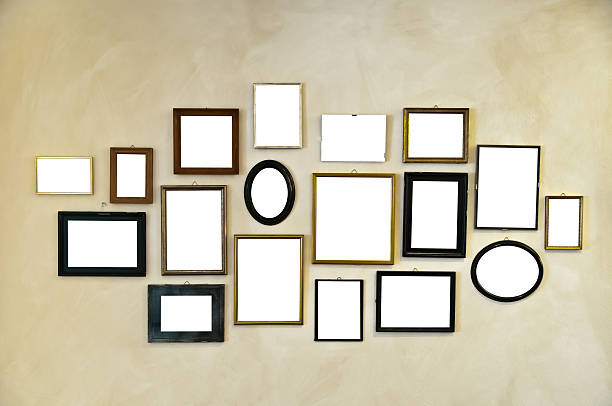 picture frames on vintage pintura de pared - grupo grande de objetos fotos fotografías e imágenes de stock
