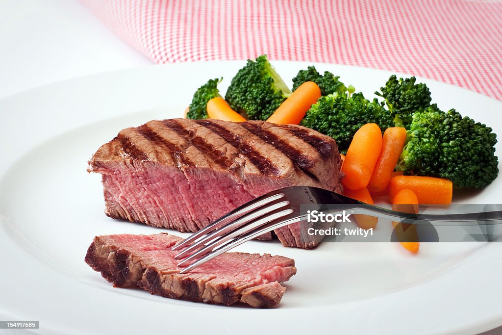 Filet mignon avec des légumes - Photo de Aliment libre de droits