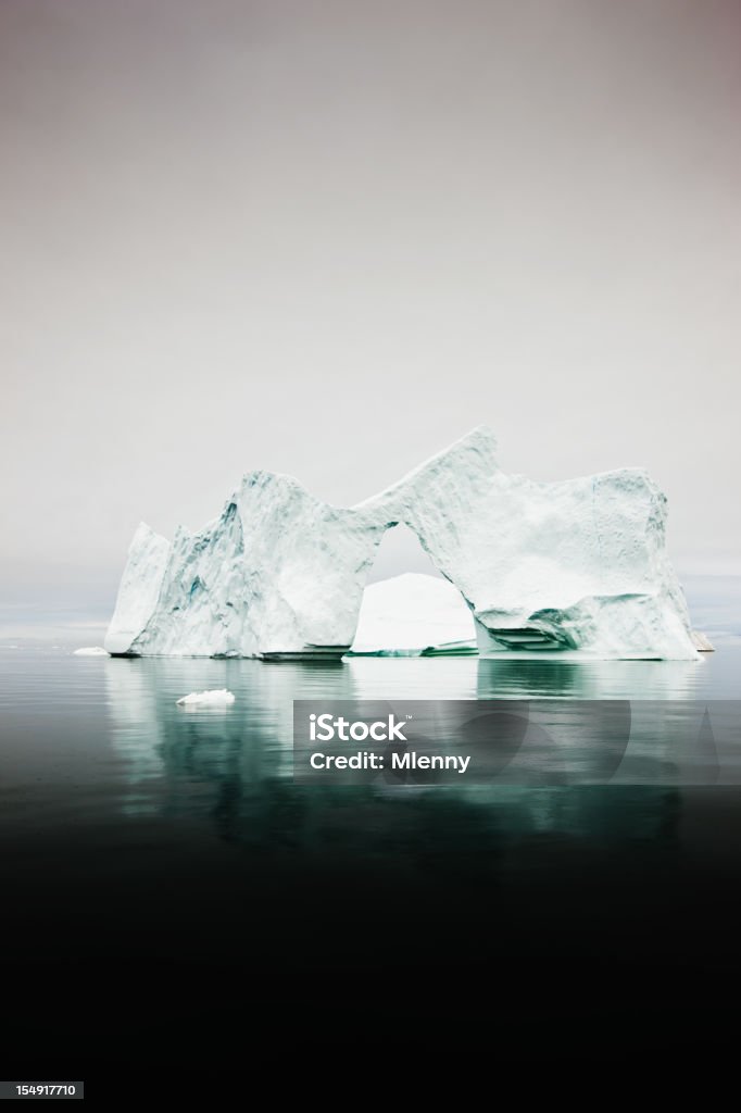 Естественная арка Арктический Icebergs-поезд North Pole - Стоковые фото Фиорд роялти-фри