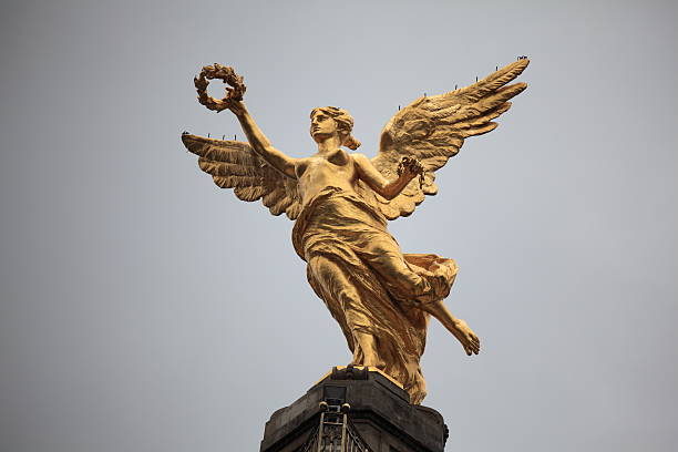 unabhängigkeitsdenkmal - artificial wing fotos stock-fotos und bilder