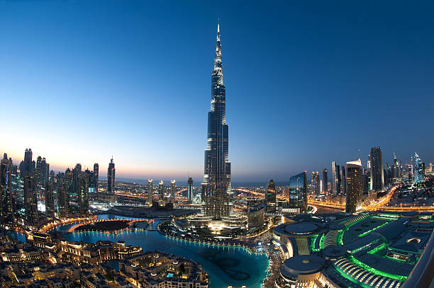 ciudad de dubai burj khalifa - emiratos árabes unidos fotografías e imágenes de stock