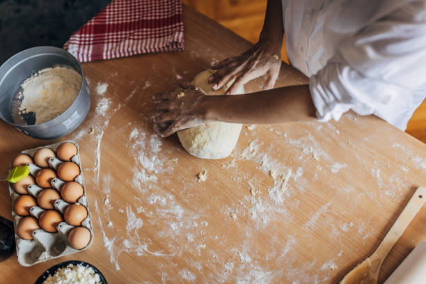 istock Woman preparing dough 1549186106