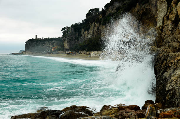 cliff. farbe - water rock landscape cliff stock-fotos und bilder