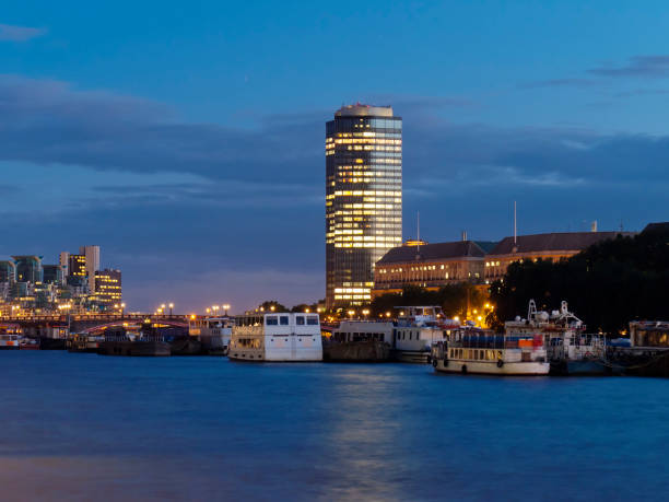 istock River Thames, London at dusk 154919065