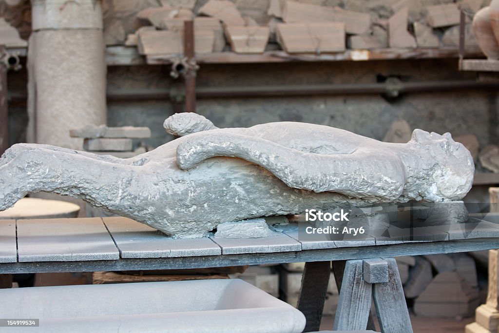 Pompei fu distrutto dall'eruzione del Vesuvio, vittima - Foto stock royalty-free di Mummificato