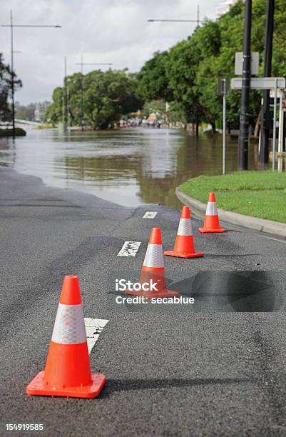 Foto de Estrada Cones E Enchentes e mais fotos de stock de Enchente - Enchente, Brisbane, Austrália