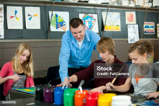 Alunos De Liceu - Fotografias de stock e mais imagens de Aula de Arte - Aula de Arte, Escola secundária - Educação, Adolescente