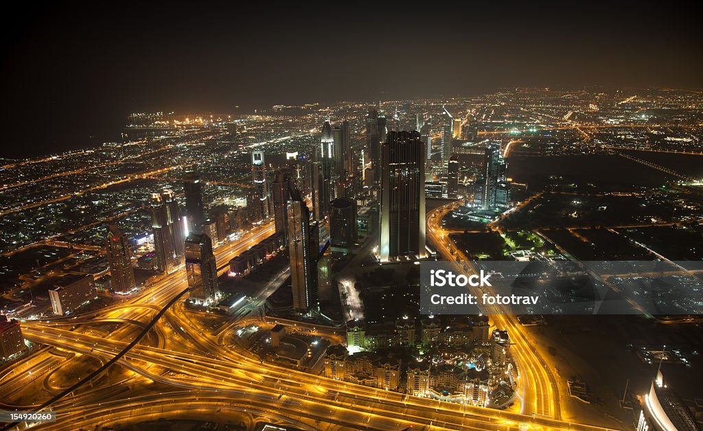 Skyline del quartiere finanziario di Dubai - Foto stock royalty-free di Dubai