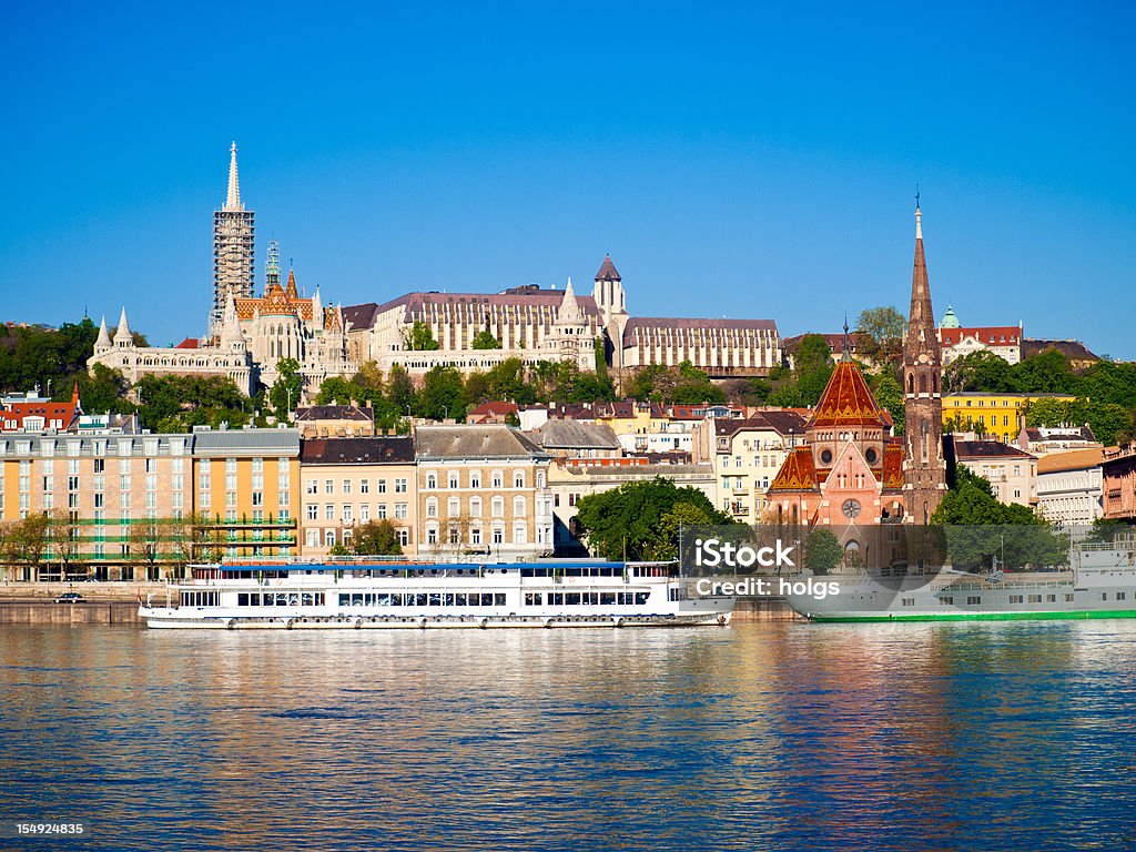 Будапешт riverfront в дн�евное время - Стоковые фото Будапешт роялти-фри