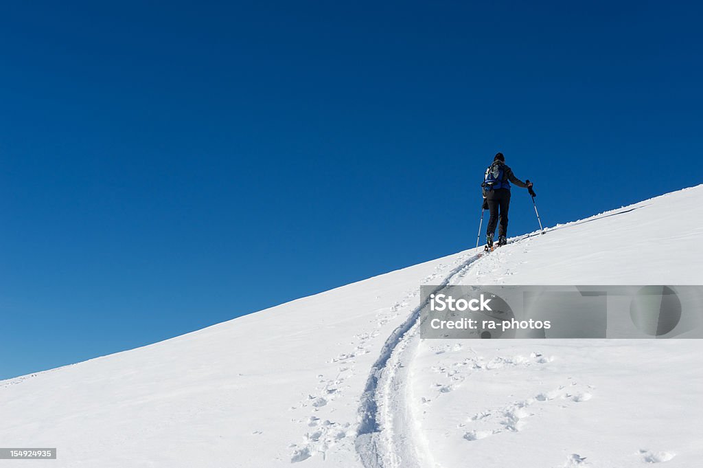 Sci fuori pista - Foto stock royalty-free di Alpi