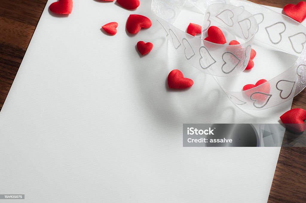 Escrevendo uma carta de amor - Foto de stock de Cartão de Felicitação royalty-free