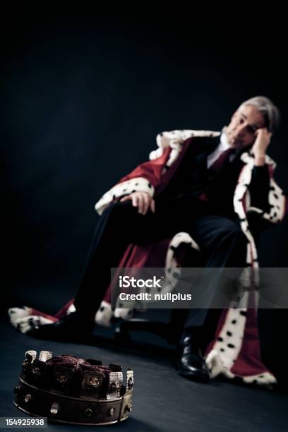 El Fracaso De Negocios Con Cama King Foto de stock y más banco de imágenes de Adulto - Adulto, Alemania, Autoridad