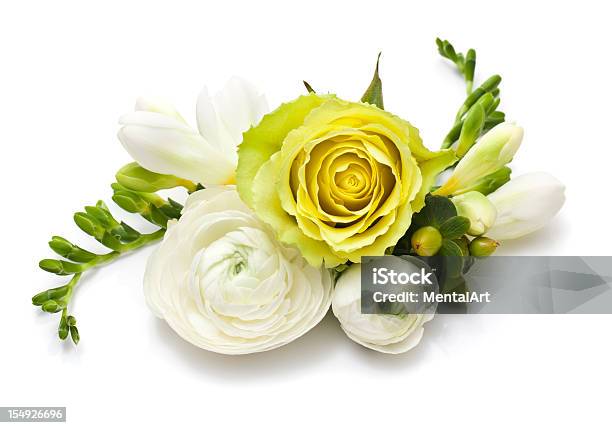 Photo libre de droit de Fleurs De Printemps banque d'images et plus d'images libres de droit de Petit bouquet porté au vêtement - Petit bouquet porté au vêtement, Bouquet formel, Fond blanc