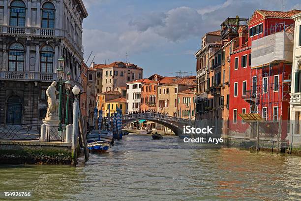 Gondole A Venezia Italia - Fotografie stock e altre immagini di Ambientazione esterna - Ambientazione esterna, Blu, Canal Grande - Venezia