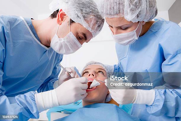 Cirugía De Dentista Foto de stock y más banco de imágenes de Quitar - Quitar, Cirugía, Instrumento de dentista