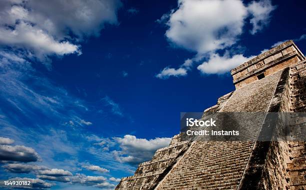 Photo libre de droit de Chichén Itza banque d'images et plus d'images libres de droit de Pyramide - Structure bâtie - Pyramide - Structure bâtie, Mexique, Maya