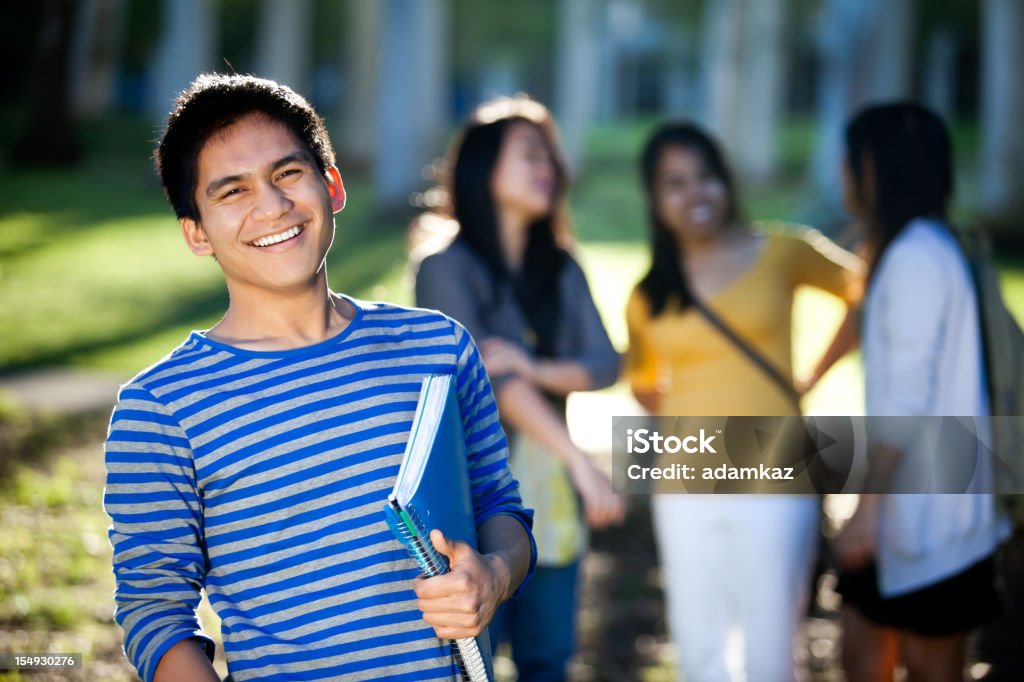 Jeune homme Étudiant en université - Photo de Adolescent libre de droits