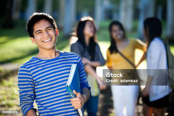 Photo libre de droit de Jeune Homme Étudiant En Université banque d'images et plus d'images libres de droit de Adolescent - Adolescent, Adulte, Beauté