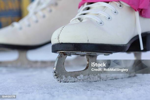 Foto de Figura Patins No Gelo e mais fotos de stock de Patim de Gelo - Patim de Gelo, Patinação Artística, Criança