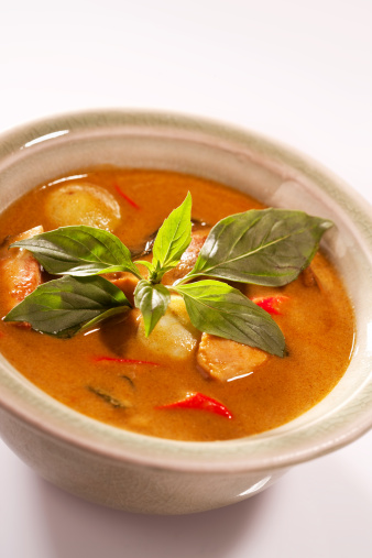 Authentic Thai chicken curry in a bowl (Gaeng Keow Wan).