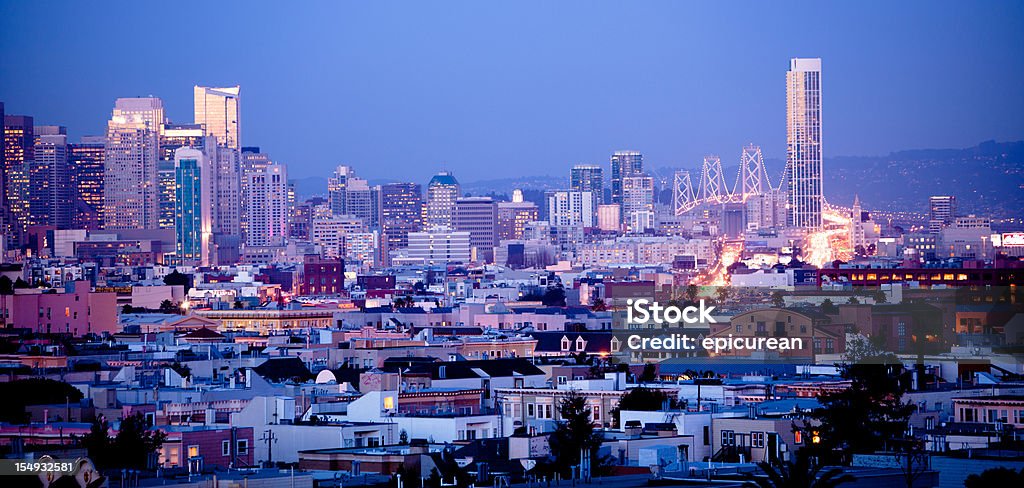 Atardecer en el centro de la ciudad de San Francisco - Foto de stock de Aire libre libre de derechos