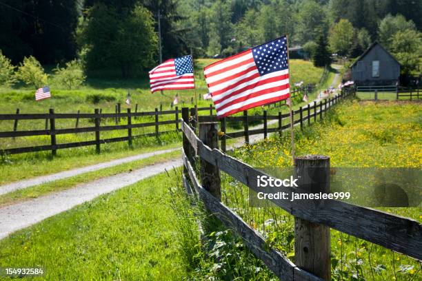 Bandiera Americana - Fotografie stock e altre immagini di Bandiera degli Stati Uniti - Bandiera degli Stati Uniti, Fattoria, Scena rurale