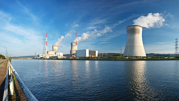 central nuclear panorama - tihange fotografías e imágenes de stock