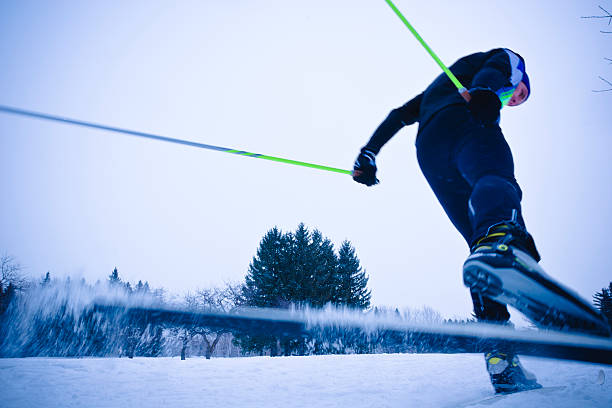 Cross-country esquiador. - fotografia de stock