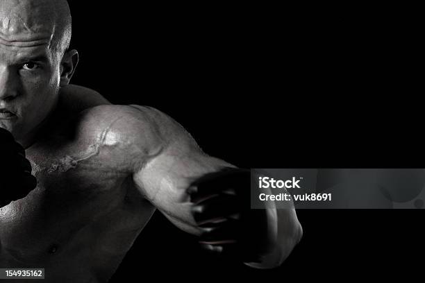 Отправлять В Нокаут — стоковые фотографии и другие картинки Агрессия - Агрессия, Атлет, Бокс - спорт