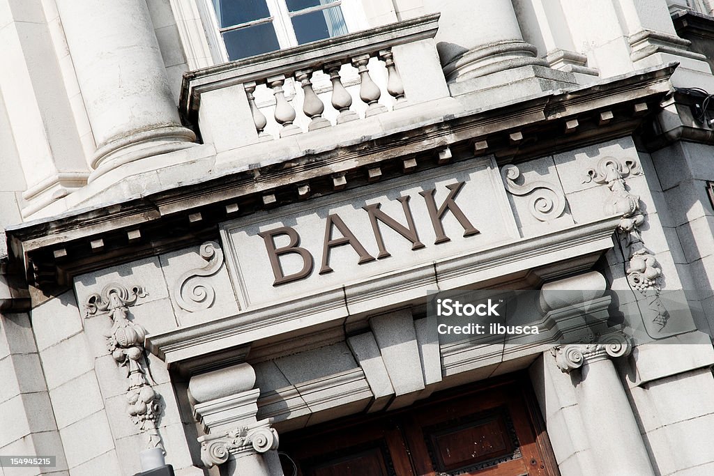 Banca di edificio di - Foto stock royalty-free di Attività bancaria