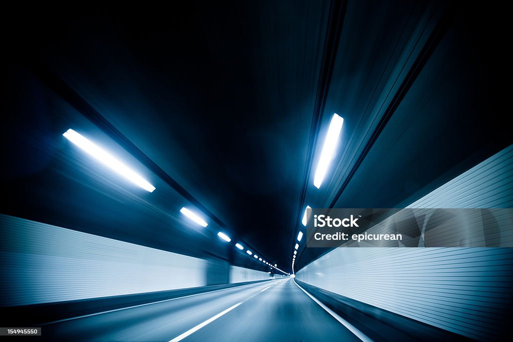Túnel - Foto de stock de Largo - Longitud libre de derechos