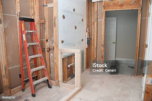 Hauptbadezimmer Renovierungsarbeiten Rahmung Phase Stockfoto und mehr Bilder von Bathroom
