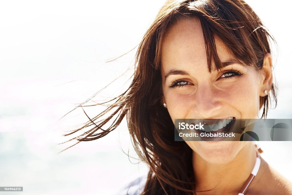 Belle femme souriant - Photo de Adulte libre de droits