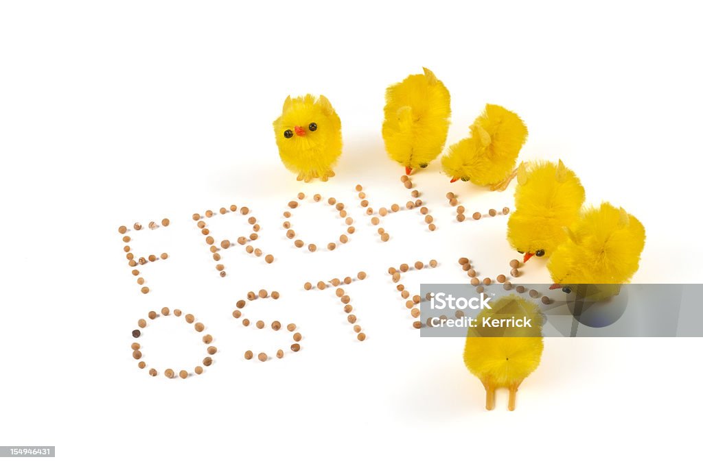Ostern Küken pflücken das Wort "Frohe Easter basket" - Lizenzfrei Einzelwort Stock-Foto