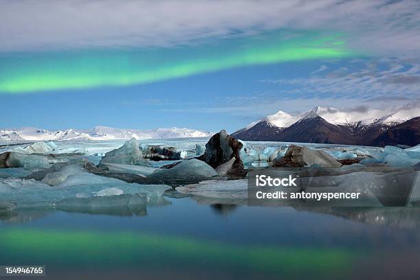 Ёкюльсаурлоун Aurora — стоковые фотографии и другие картинки Айсберг - ледовое образовании - Айсберг - ледовое образовании, Арктика, Вулкан