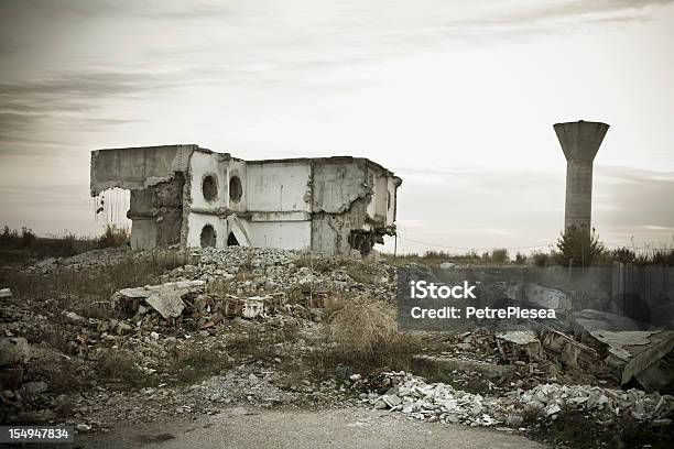 Destruído Depois Do Terramoto Residência - Fotografias de stock e mais imagens de Cidade - Cidade, Abandonado, Bombardeamento