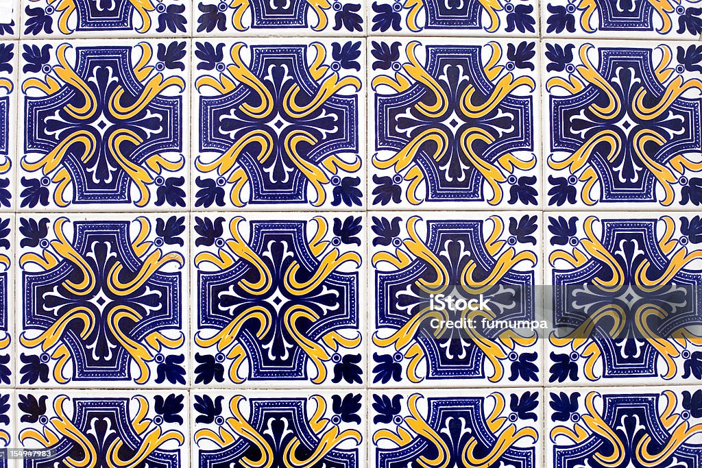 Azulejos, le piastrelle tipiche di Lisbona - Foto stock royalty-free di Cultura portoghese