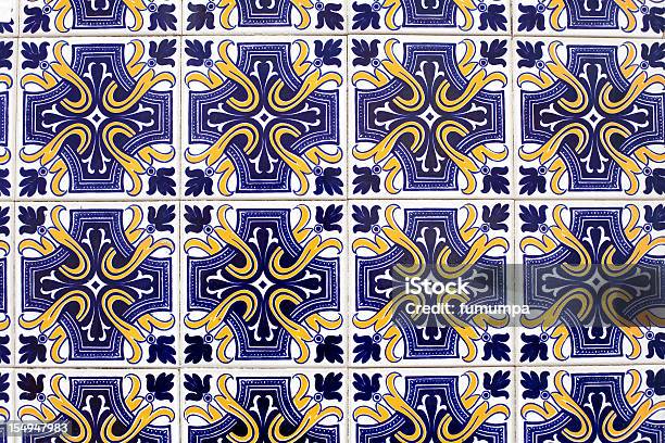 Azulejos Le Piastrelle Tipiche Di Lisbona - Fotografie stock e altre immagini di Cultura portoghese - Cultura portoghese, Piastrella, Antico - Condizione