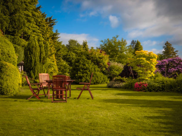 istock English Summer Garden 1549482568