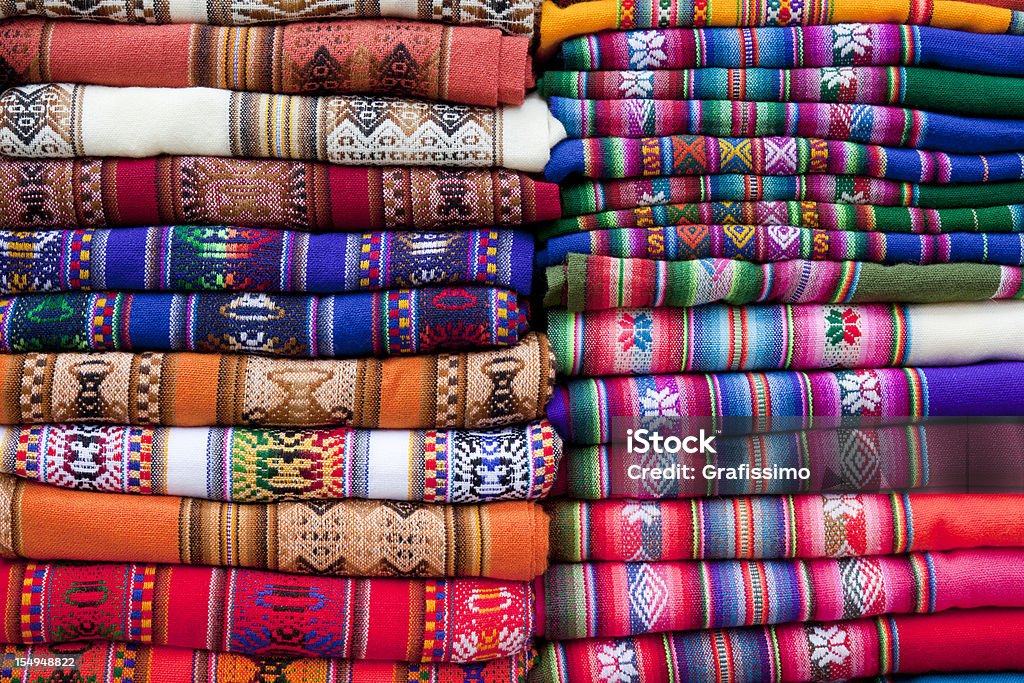 Colorido cobertores no mercado da América do Sul na Argentina - Foto de stock de Honduras royalty-free