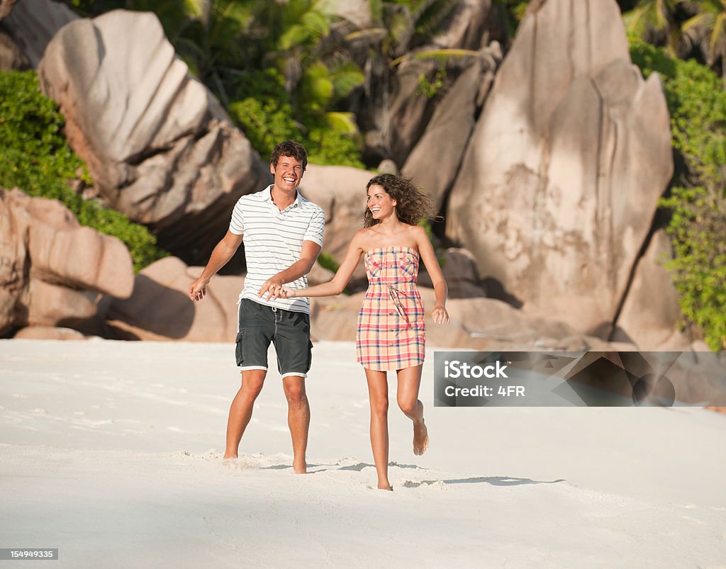 Paar am Strand auf Ihren Flitterwochen, Seychellen - Lizenzfrei Aktivitäten und Sport Stock-Foto