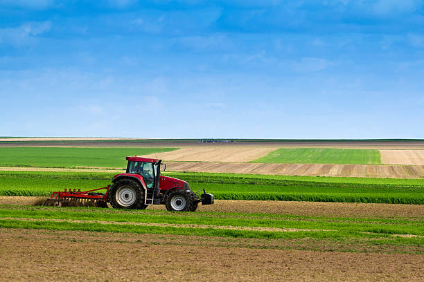 rolnictwo - tractor zdjęcia i obrazy z banku zdjęć