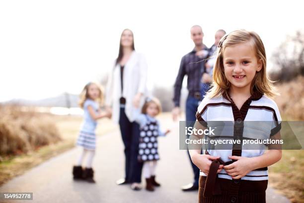 Photo libre de droit de Jeune Américaine La Vie De Famille banque d'images et plus d'images libres de droit de Adolescence - Adolescence, Adulte, Amour