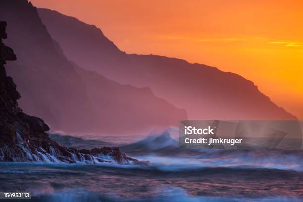 De Sol Costa De Na Pali Kauai Hawai Foto de stock y más banco de imágenes de Parque Estatal Costa de Nā Pali - Parque Estatal Costa de Nā Pali, Kauai, Islas de Hawái