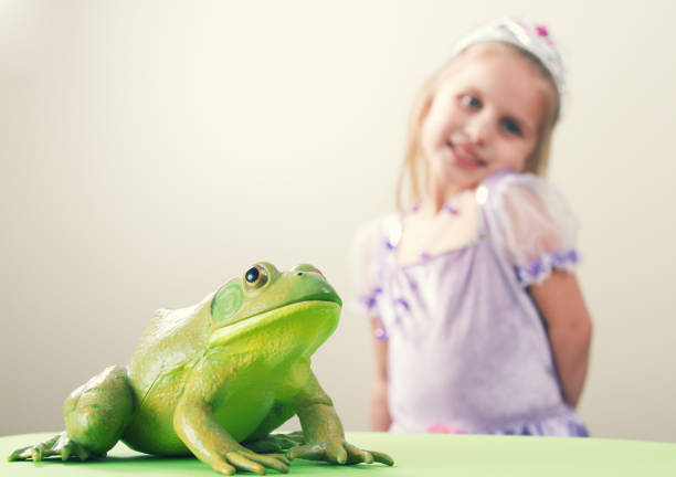 istock Frog and Princess Girl 154953266