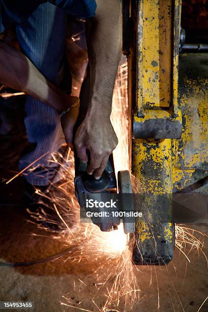 Faíscas De Moedor Aparar - Fotografias de stock e mais imagens de Aço - Aço, Fotografia - Imagem, Imagem a cores