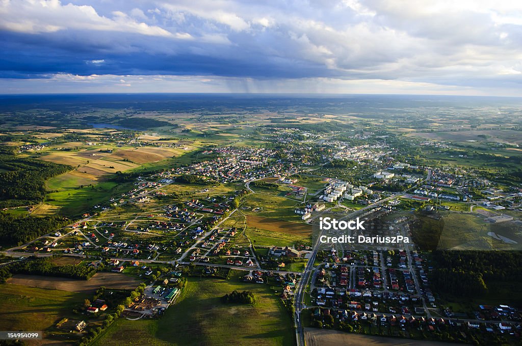 Foto aérea de cidade pequena - Foto de stock de Terra royalty-free