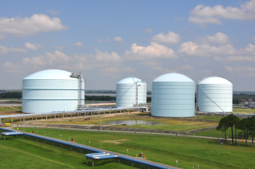 Storage reservoir to store crude oil or Liquified Natural Gas (LNG).