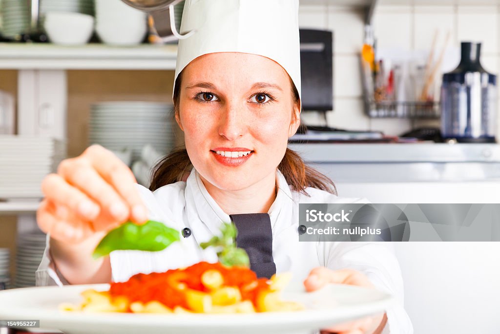 chef prepara massas - Foto de stock de Adulto royalty-free