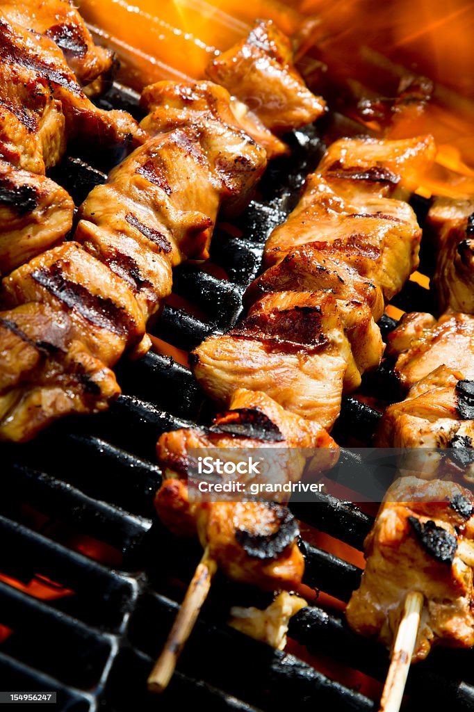 Kebabs de frango grelhado no Grill - Foto de stock de Alimentação Saudável royalty-free